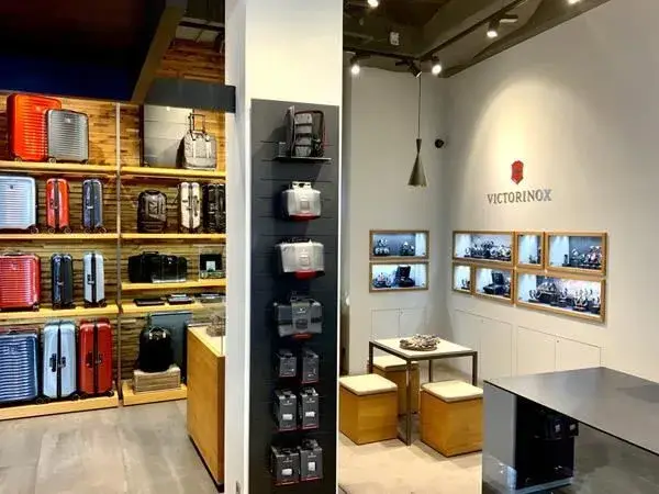 Malerarbeiten im Victorinox Store Köln